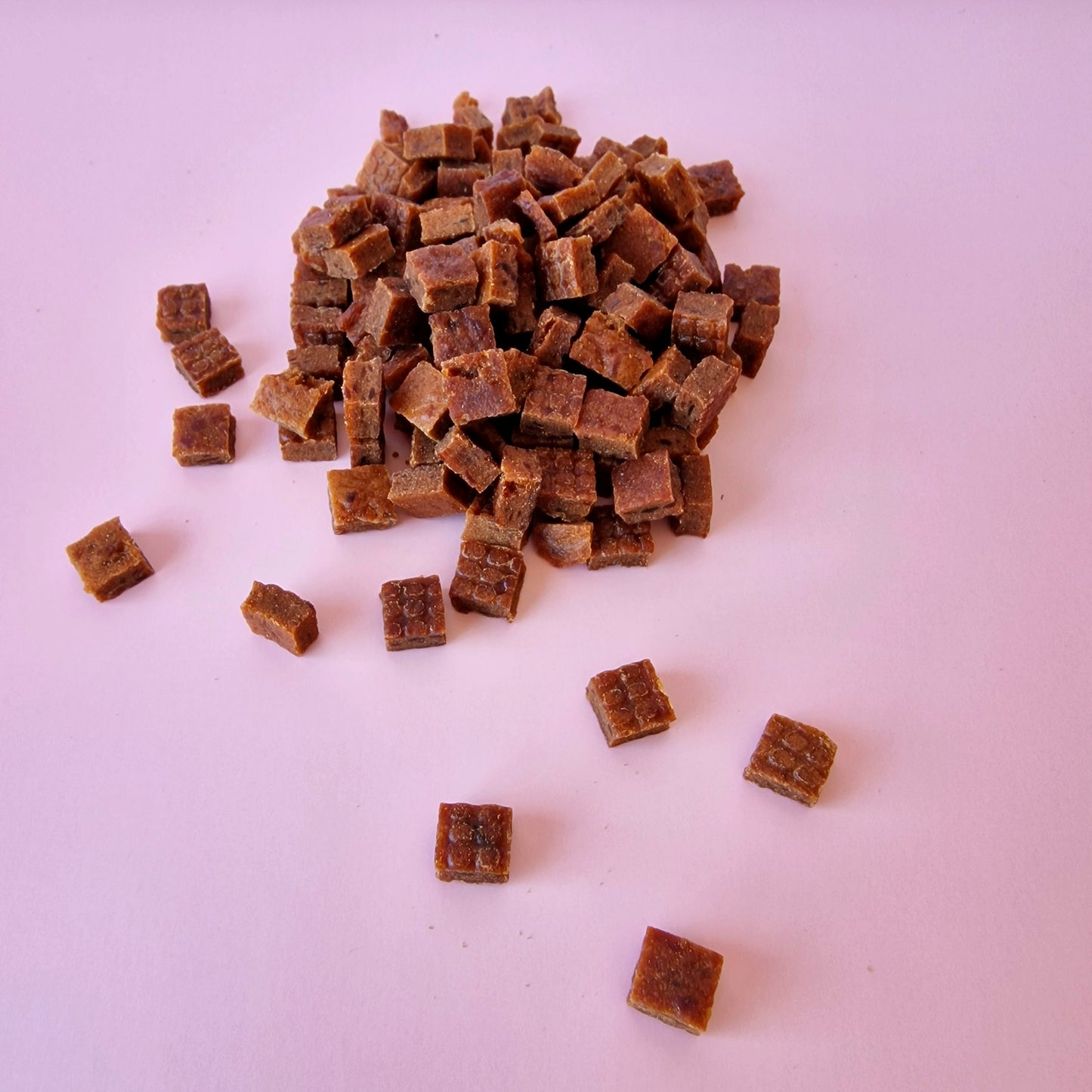 Dados salmón 100gr